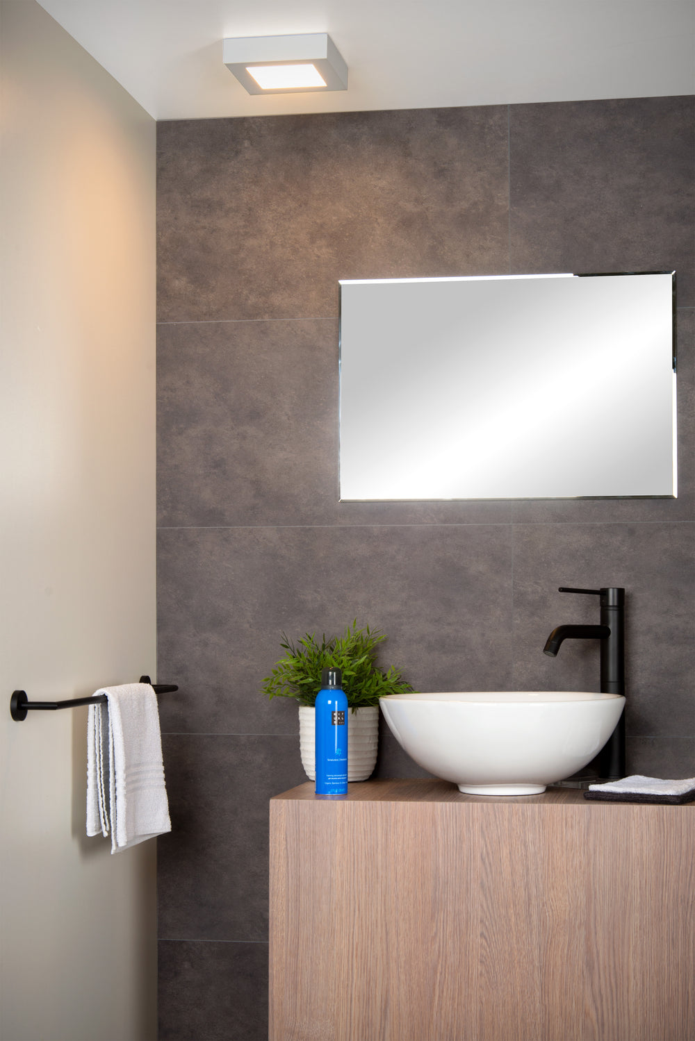 Lucide BRICE lámpara de techo LED para baño, regulable 15W 3000K, IP44, cuadrada acabado Blanco Mate