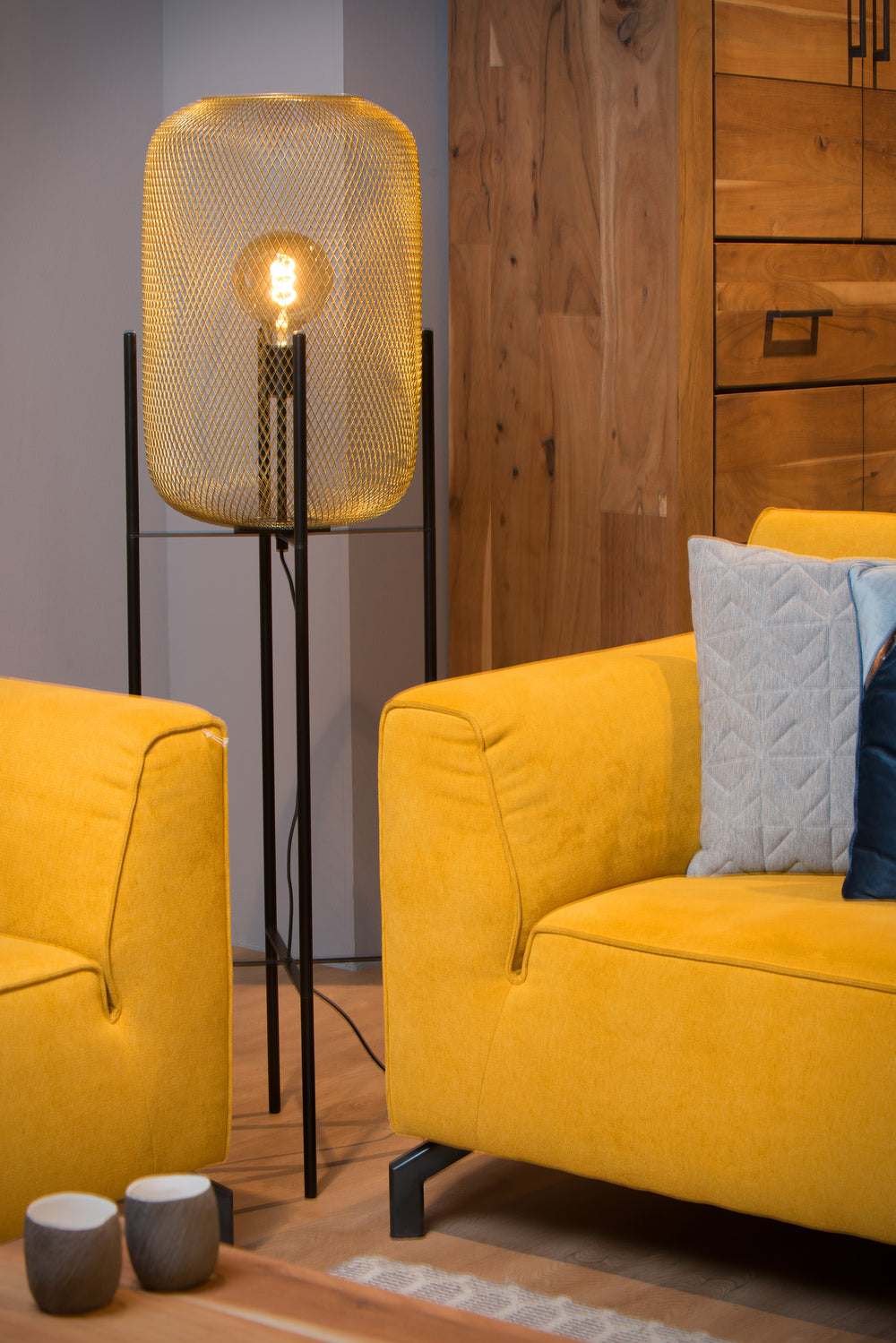 Lámpara de pie Lucide Mesh, cilindro metálico vintage, casquillo E27, 40W máx, IP20, acabado negro mate y dorado