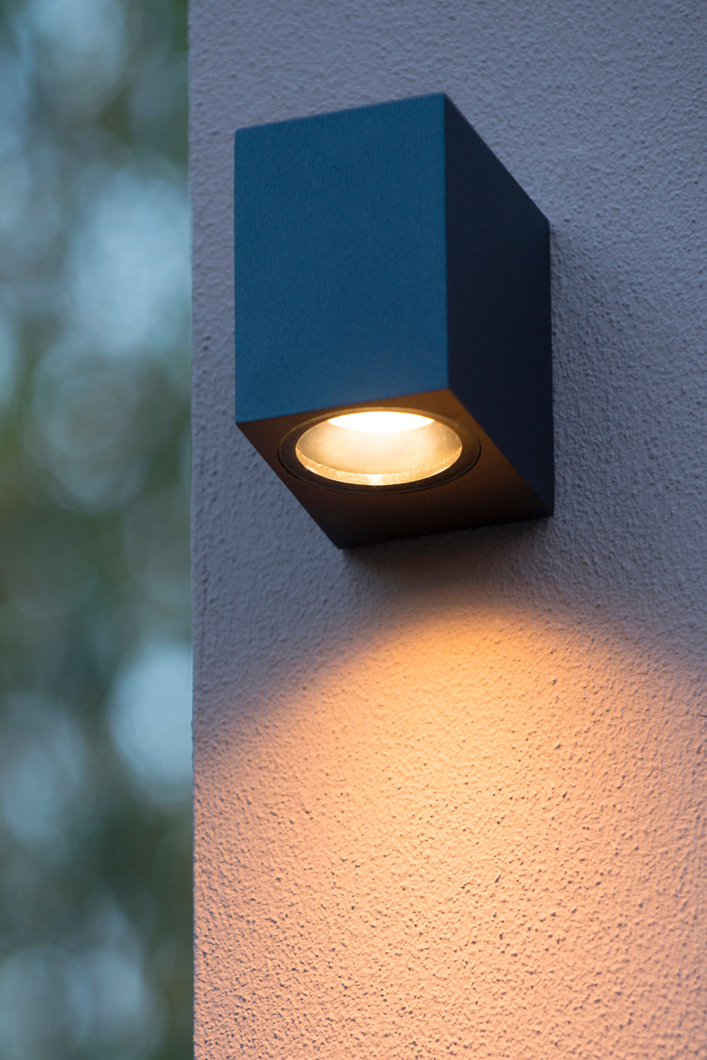 Lucide ZARO aplique de pared interior exterior, 1xGU10, IP44 diseño cuadrado de aluminio negro, 220-240V, estilo moderno