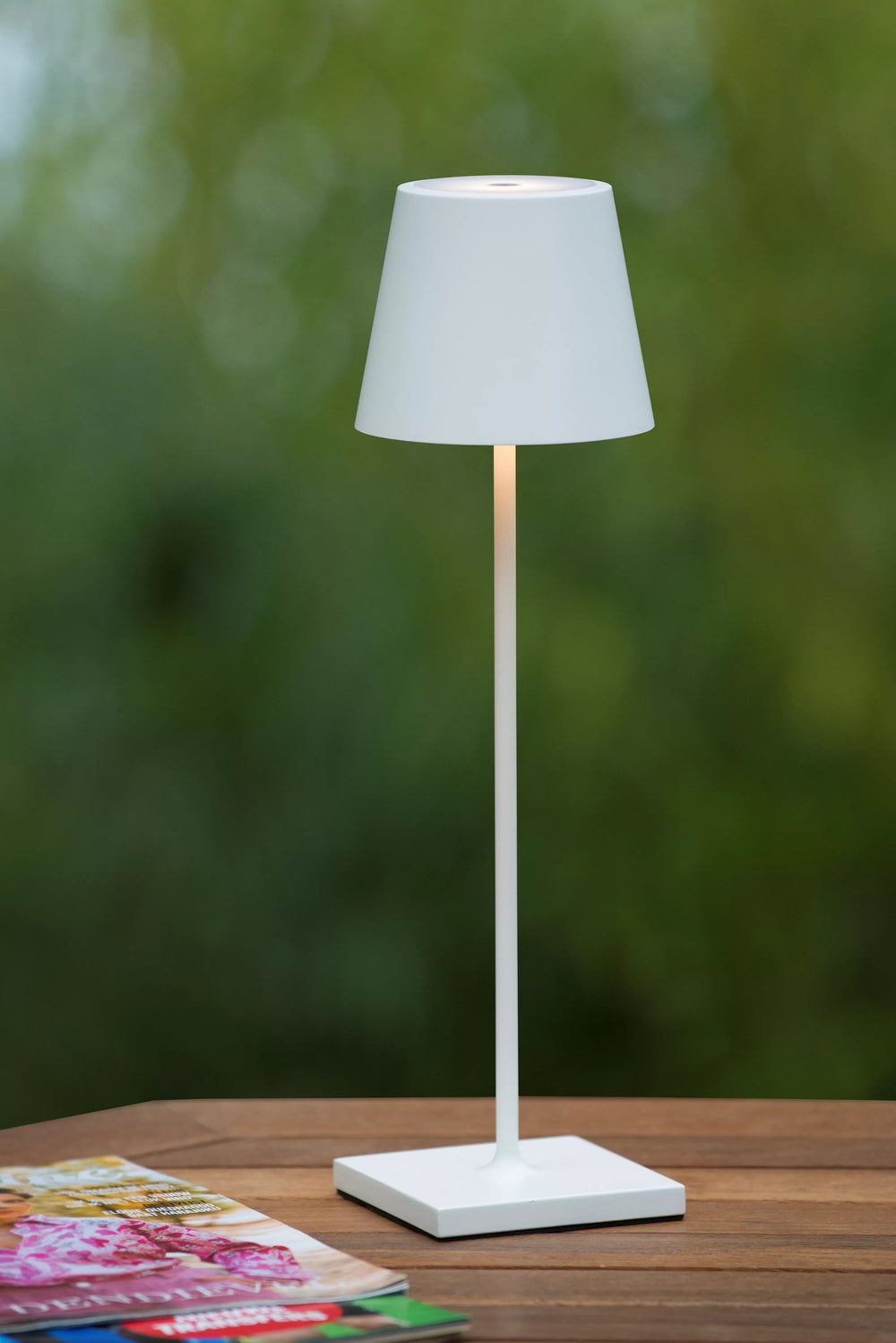 Lámpara LED Lucide 1521 lúmenes útiles, 3000K, 10.5W, reemplazo de 1250W, aluminio dorado mate