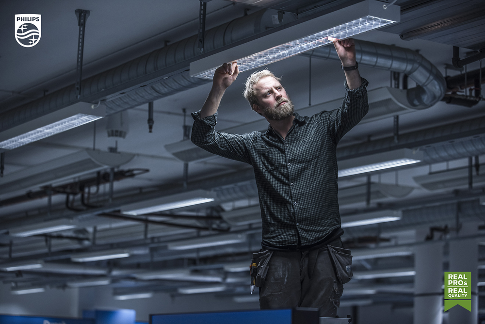 Philips CorePro LEDtube 600mm 8W T8 865 Luz de Día Fría 6500K G13 800 lúmenes 220-240V 240° Vidrio CE RoHS