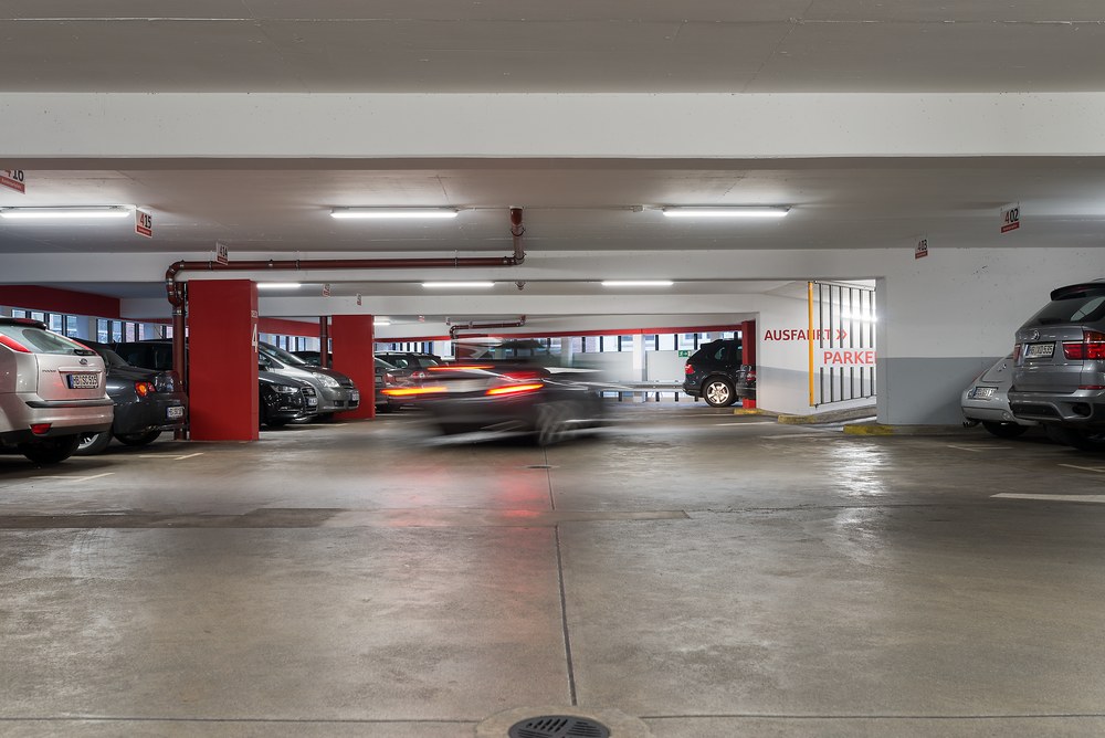 Philips CoreLine WT120C G2 luz LED impermeable, 60W, 8000 lúmenes, 4000K, IP65 IK08, 1515mm Gris
