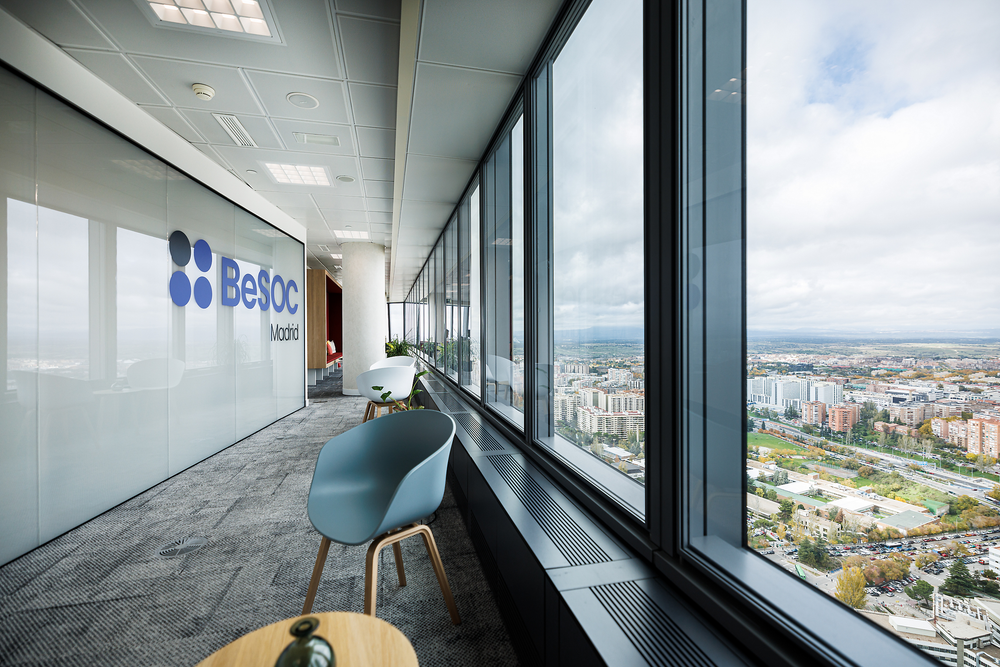 Panel LED empotrado Philips PowerBalance gen2, 24W 4000K 3400 lúmenes, regulable DALI, Blanco 1197x297mm