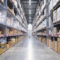 Lámpara colgante LED Spectrum Halls Line 200W negro, 4000K, 30000 lúmenes, regulable, IP66, ángulo de 90°, iluminación industrial